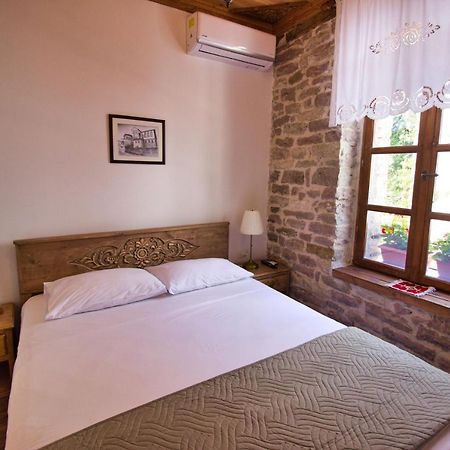 4 Rooms Since 1950 Gjirokastër Exteriör bild