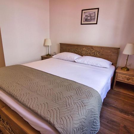 4 Rooms Since 1950 Gjirokastër Exteriör bild