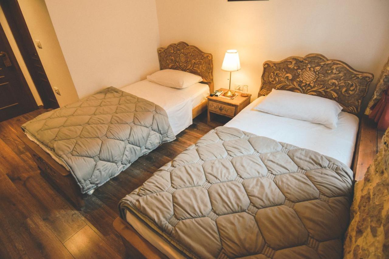 4 Rooms Since 1950 Gjirokastër Exteriör bild
