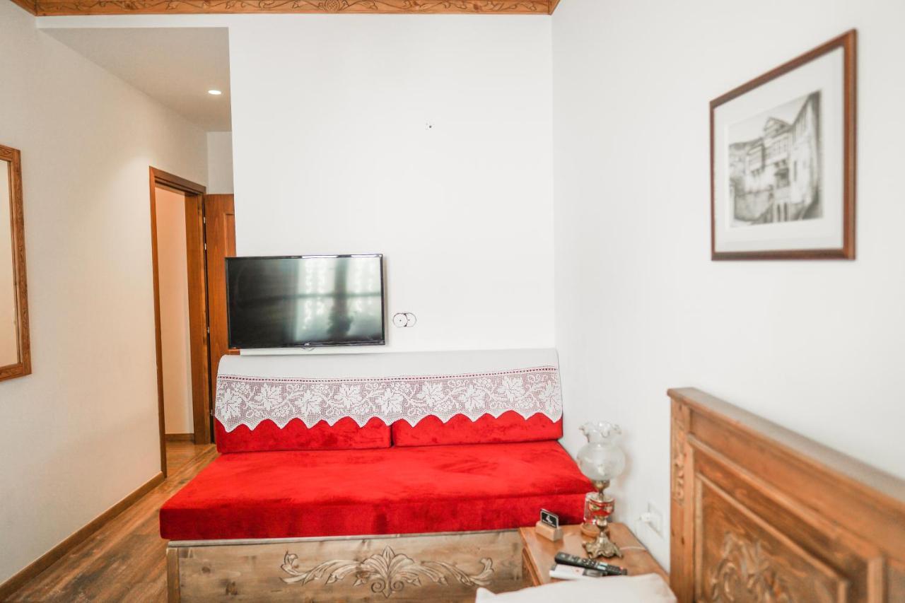 4 Rooms Since 1950 Gjirokastër Exteriör bild