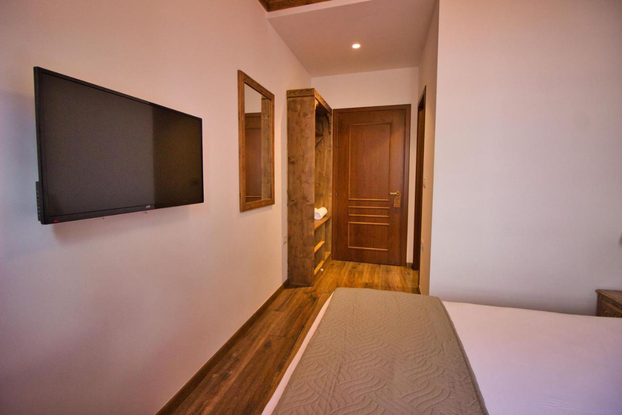 4 Rooms Since 1950 Gjirokastër Exteriör bild