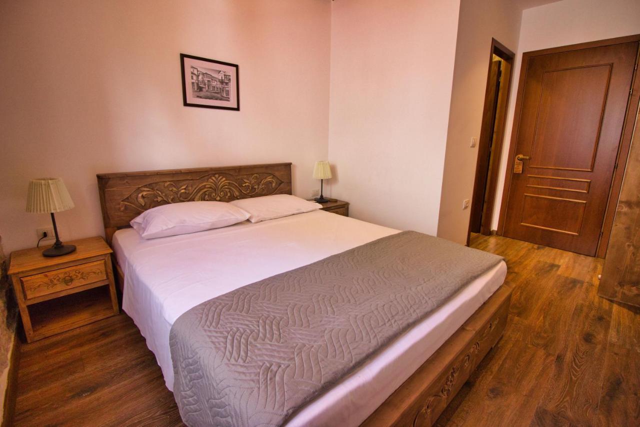 4 Rooms Since 1950 Gjirokastër Exteriör bild